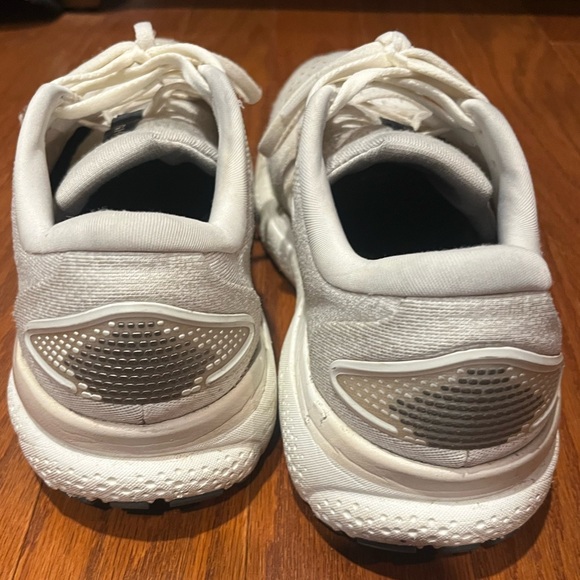 Brooks - Men's “Ghost” Casual Running Sneaker - Picture 4 of 6